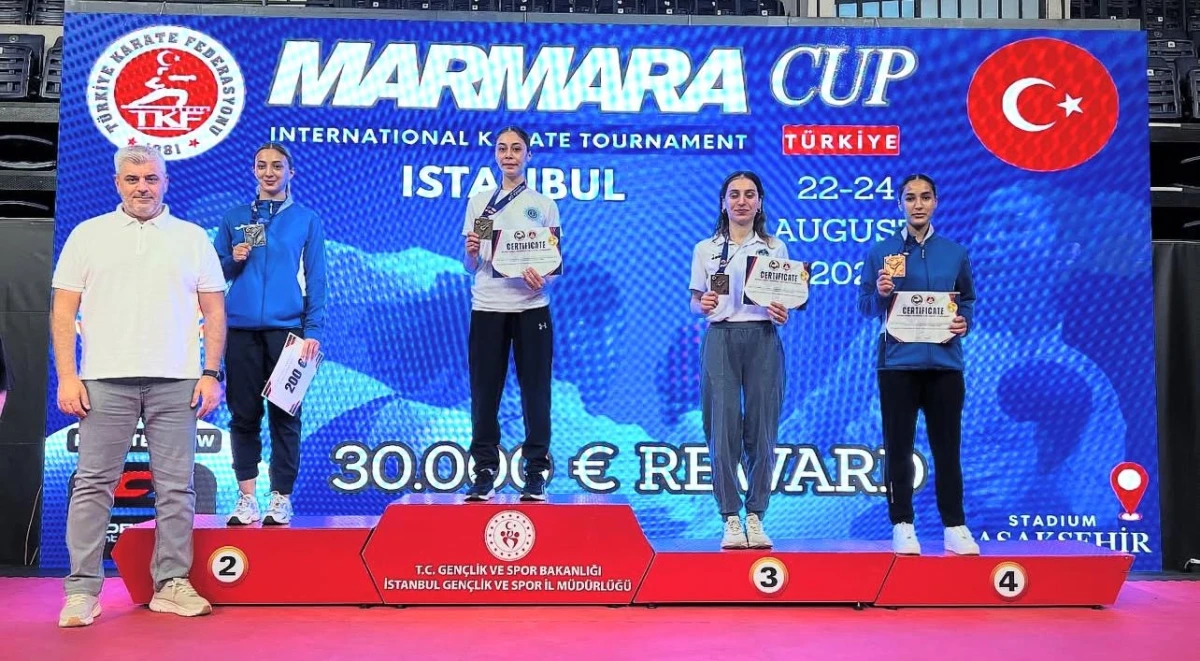 Karateçilərimiz “Marmara Cup”da birinci yeri tutublar - FOTO 