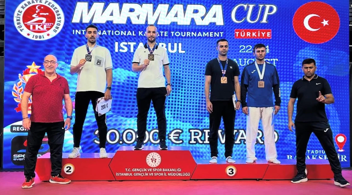 Karateçilərimiz “Marmara Cup”da birinci yeri tutublar - FOTO 