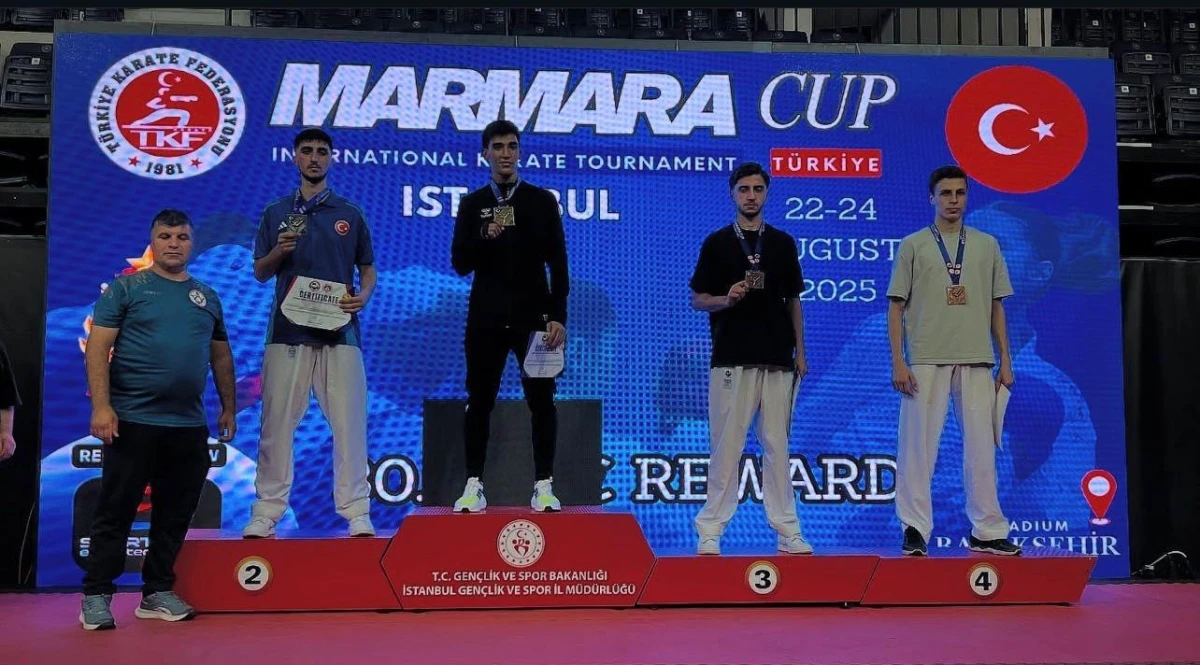 Karateçilərimiz “Marmara Cup”da birinci yeri tutublar - FOTO 