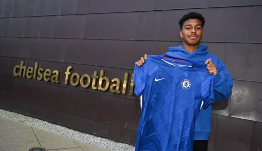 "Çelsi" məşhur futbolçunun oğlu ilə peşəkar müqavilə imzalayıb