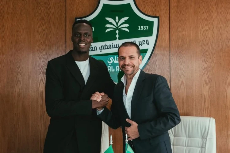 Eduard Mendi daha 3 il “Əl-Əhli”də - RƏSMİ 