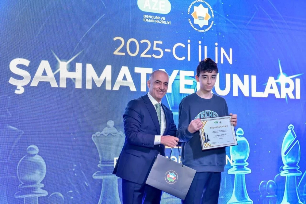 Beynəlxalq yarışlarda uğurlu çıxış edən şahmatçılarımız mükafatlandırılıb - FOTO 