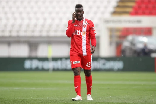 Səudiyyə Ərəbistanı klubu Balotelli ilə maraqlanır