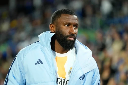 PSJ "Real"ın müdafiəçisi ilə maraqlanır