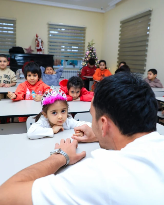 “Sabah” kollektivi uşaq sığınacağında - FOTO 