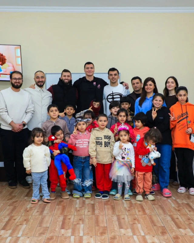 “Sabah” kollektivi uşaq sığınacağında - FOTO 