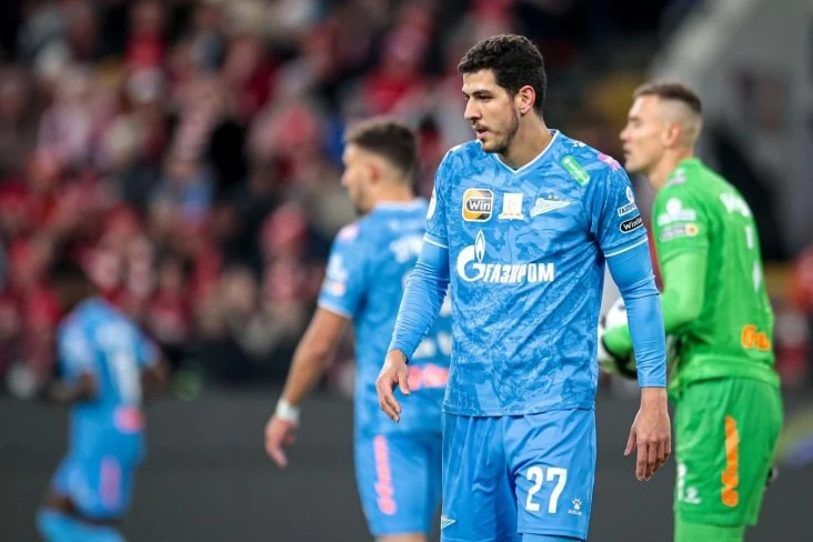 “Qalatasaray” “Zenit”in müdafiəçisini istəyir