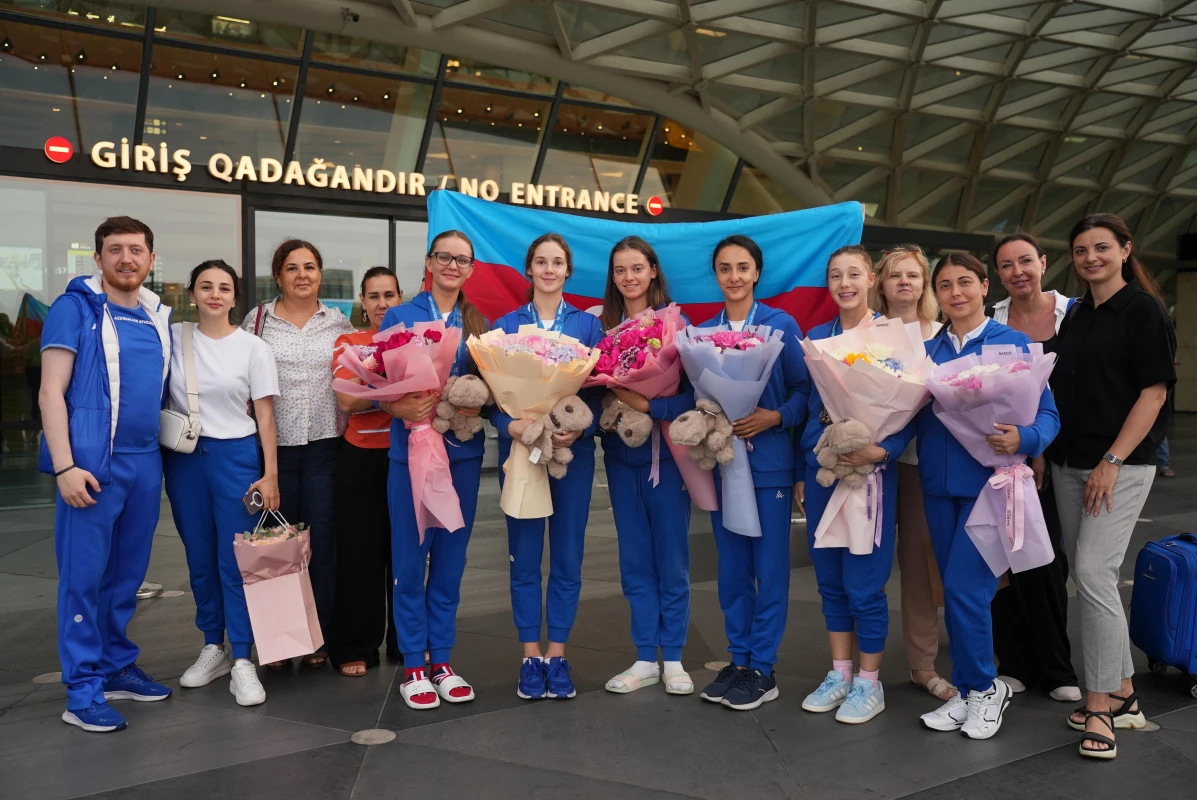 Bədii gimnastika üzrə qrup hərəkətləri komandası vətənə dönüb - FOTO 