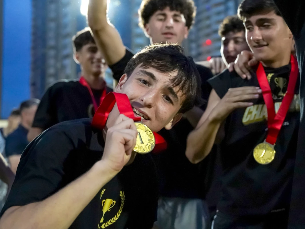 “Neftçi” çempion oldu - MÜKAFATLANDIRILDI 