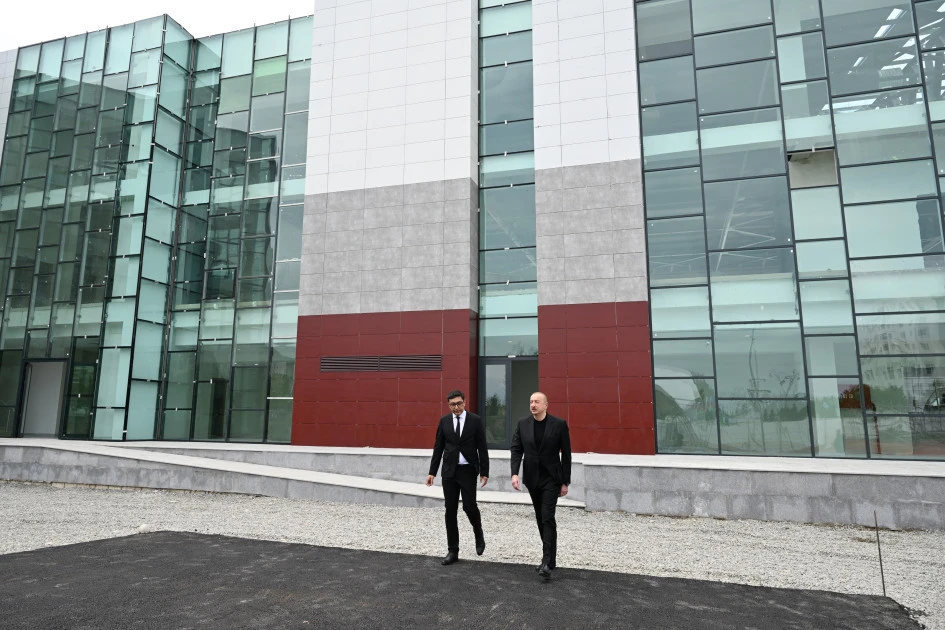 İlham Əliyev Yevlax Olimpiya İdman Kompleksində görülmüş işlərlə tanış olub - YENİLƏNİB 
