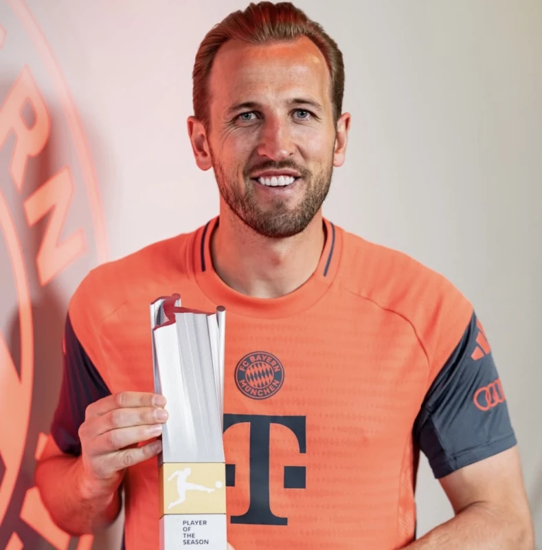 İngiltərəli forvard Bundesliqanın ən yaxşısı seçildi