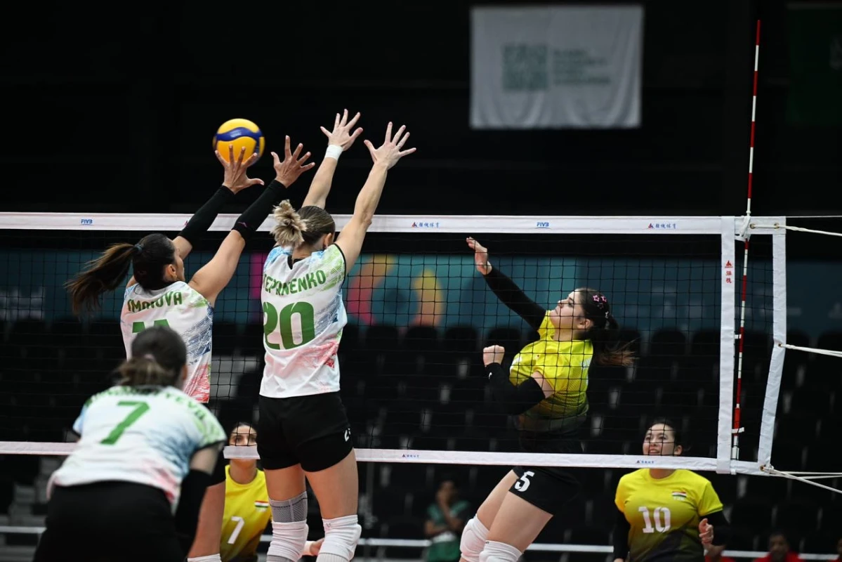 İslam Oyunları: Voleybolçularımız Tacikistanı darmadağın edib - FOTO 