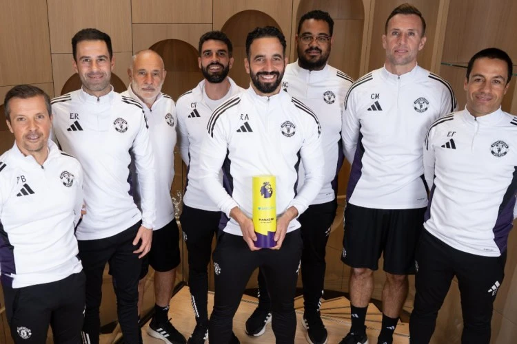 Amorim ilk dəfə ayın məşqçisi seçilib