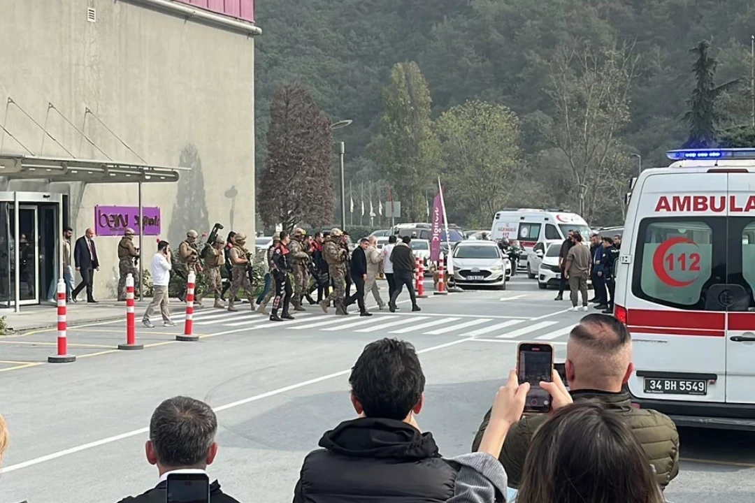 Türkiyədə televiziya binasına silahlı basqın olub