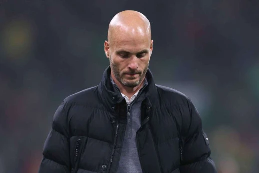 “Ayaks” Pol Simonislə danışıqlara başlayıb