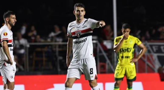 Məşhur futbolçu xəstəxanaya yerləşdirilib