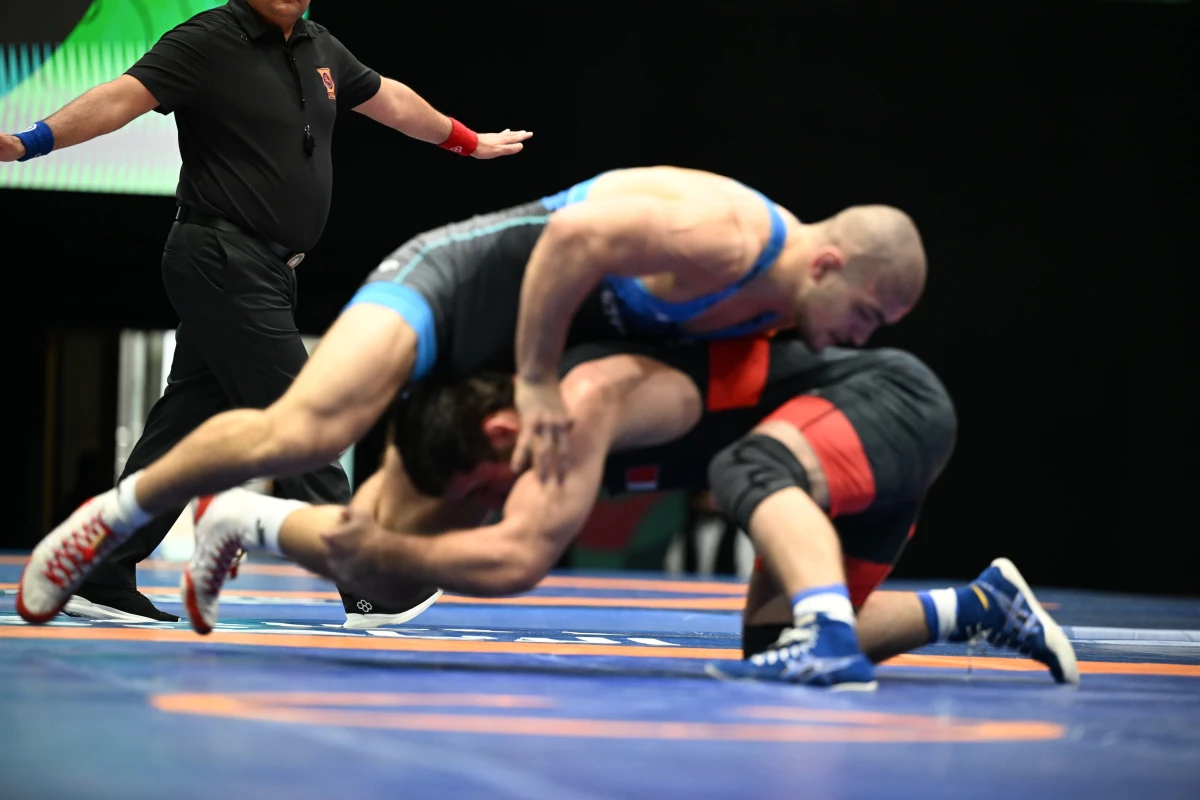 Azərbaycan güləşçisi İslam Oyunlarında qızıl medal qazanıb