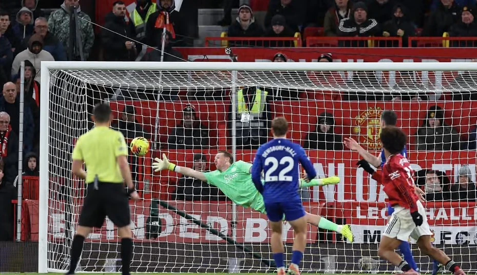 Premyer Liqa: “Everton” “Yunayted” səfərindən 3 xalla qayıdır