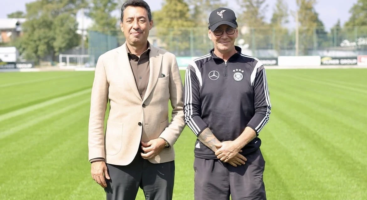 Ehtiram Quliyev Tovuz şəhər stadionunda ot örtüyünün dəyişdirilməsi prosesi ilə tanış olub - FOTO