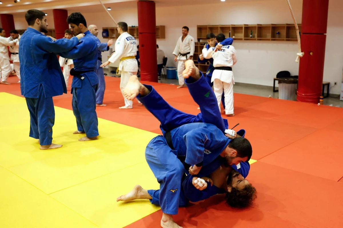 Bakıda paracüdoçuların olimpiyaçılarla birlikdə məşqlərinə start verilib - FOTO