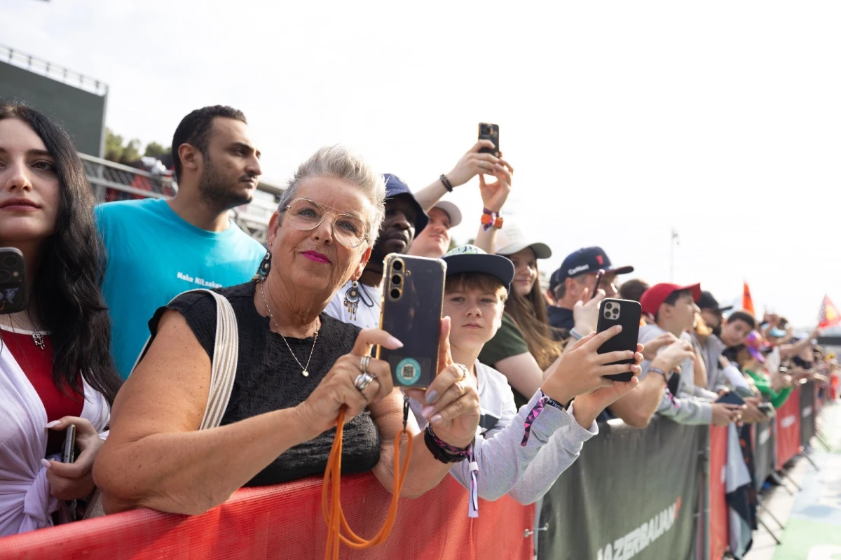 Formula 1 Azərbaycan Qran Prisi: Sürət həvəskarları Pit zolağı gəzintisində - FOTO 