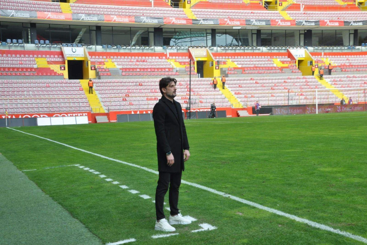 Mehmet Ak: “Qarabağ”ın qələbəsi Türkiyədə də qürurla qarşılandı”