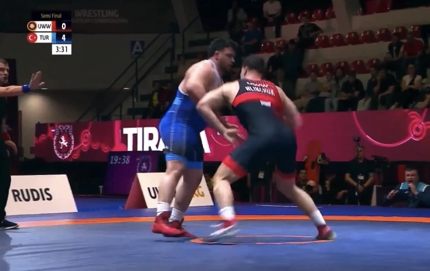 AÇ-də qalmaqal: ƏLİ İLƏ ZƏRBƏ ENDİRDİ, DİSKVALİFİKASİYA EDİLDİ  - VİDEO 