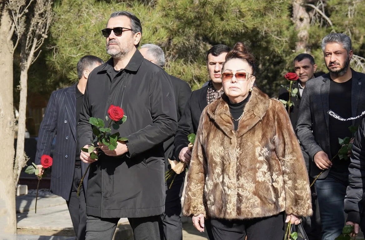 “Neftçi” rəhbərliyi Banişevskinin məzarını ziyarət edib - FOTO 