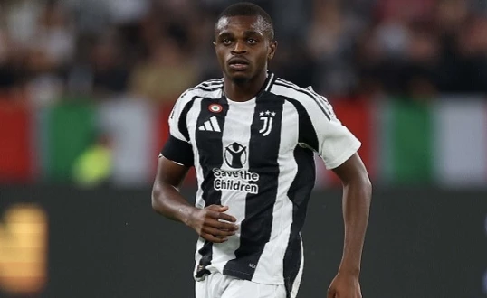 “Yuventus”un müdafiəçisi “Yunayted”in hədəfində