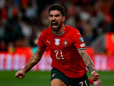 “Mançester Yunayted” Ruben Neveş üçün 23 milyon avro təklif edib