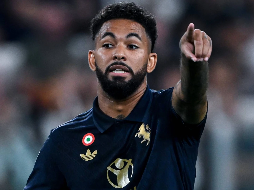 Duqlas Luiz Premyer Liqaya qayıdır?