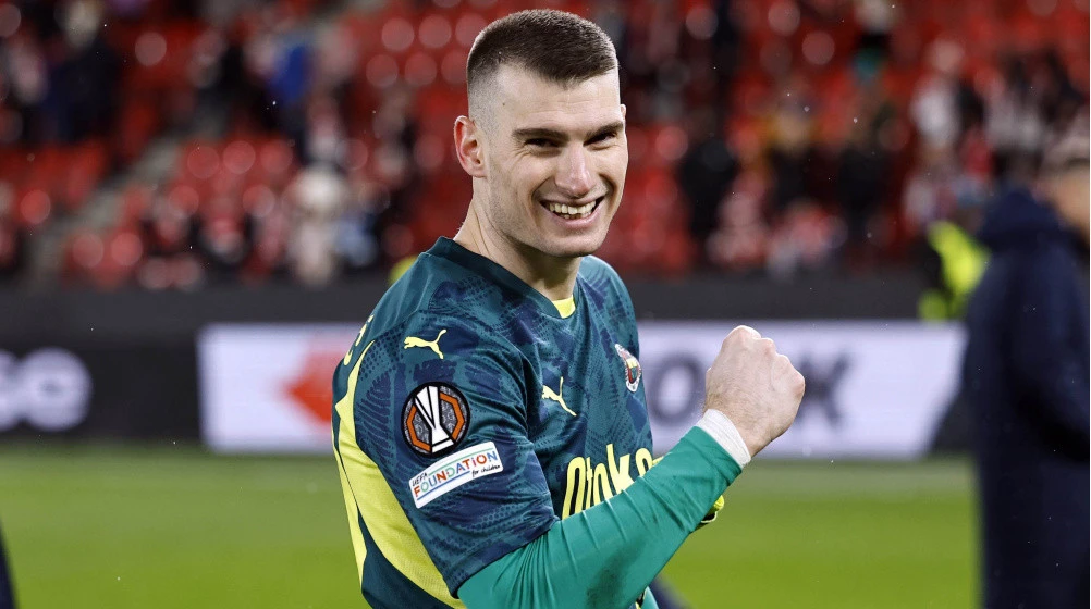 “Fənər”in qolkiperi sabiq komandasına geri qayıdıb