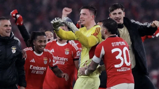 “Benfika”dan tarixi qələbə - QAPIÇININ QOLU HƏLLEDİCİ OLDU  - VİDEO 