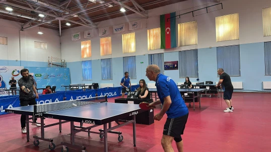 Veteran stolüstü tennisçilərin Azərbaycan çempionatı keçirilir