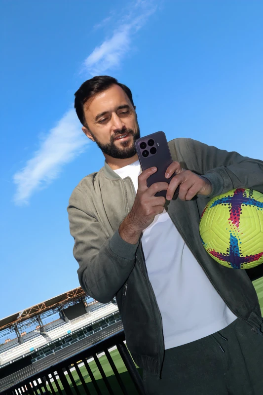 Xiaomi Bakıda yeni Xiaomi 17T seriyasının təqdimatında texnologiya və futbolu bir araya gətirdi