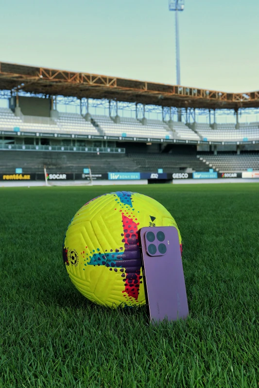 Xiaomi Bakıda yeni Xiaomi 17T seriyasının təqdimatında texnologiya və futbolu bir araya gətirdi