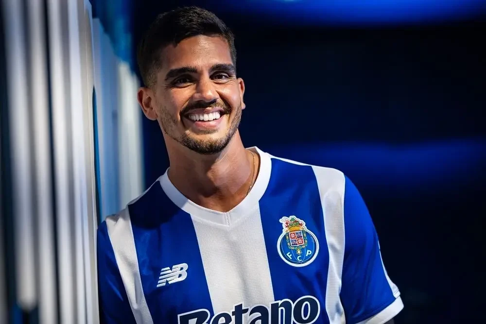 "Porto" Silvanı heyətində saxladı