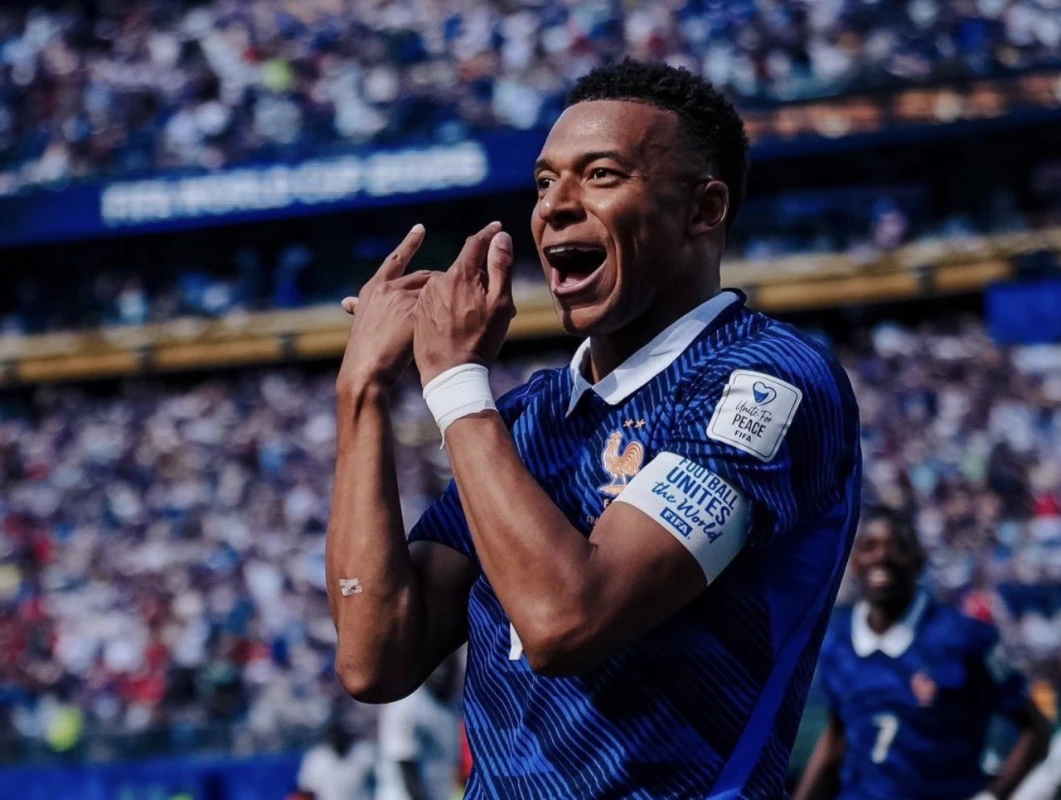 Mbappe Klozeyə çatdı - Messi ilə fərq 2 qola endi 