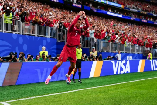 Ronaldo yenə seçildi - Portuqaliya matçının ən yaxşısı oldu 