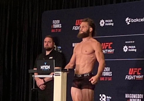 UFC Bakı tədbirində oktaqona çıxacaq idmançıların rəsmi çəkiölçmə mərasimi keçirilir - YENİLƏNİR 