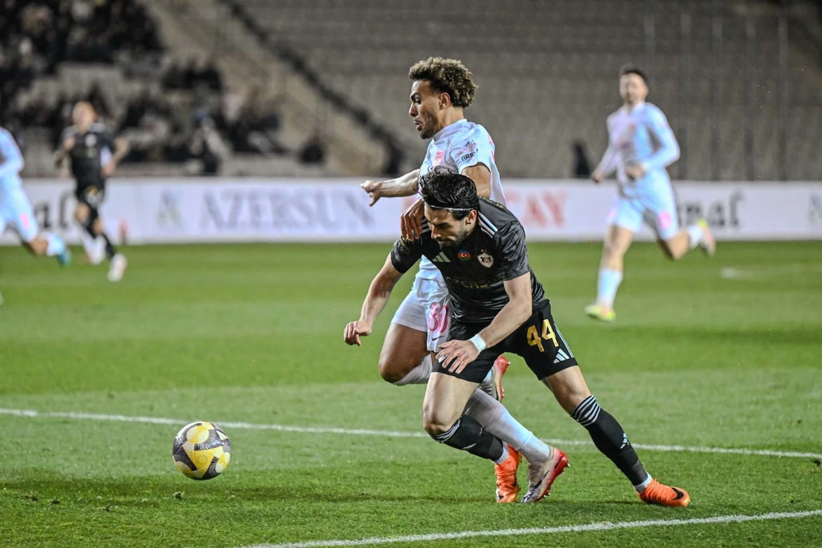 Tarixdə ilk cüt: Yenə XXII turda