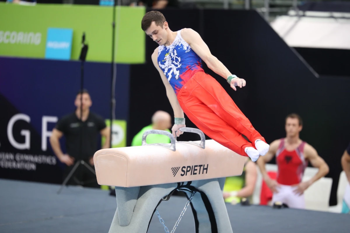 Daha bir gimnastımız Dünya Kubokunun finalında - FOTO 