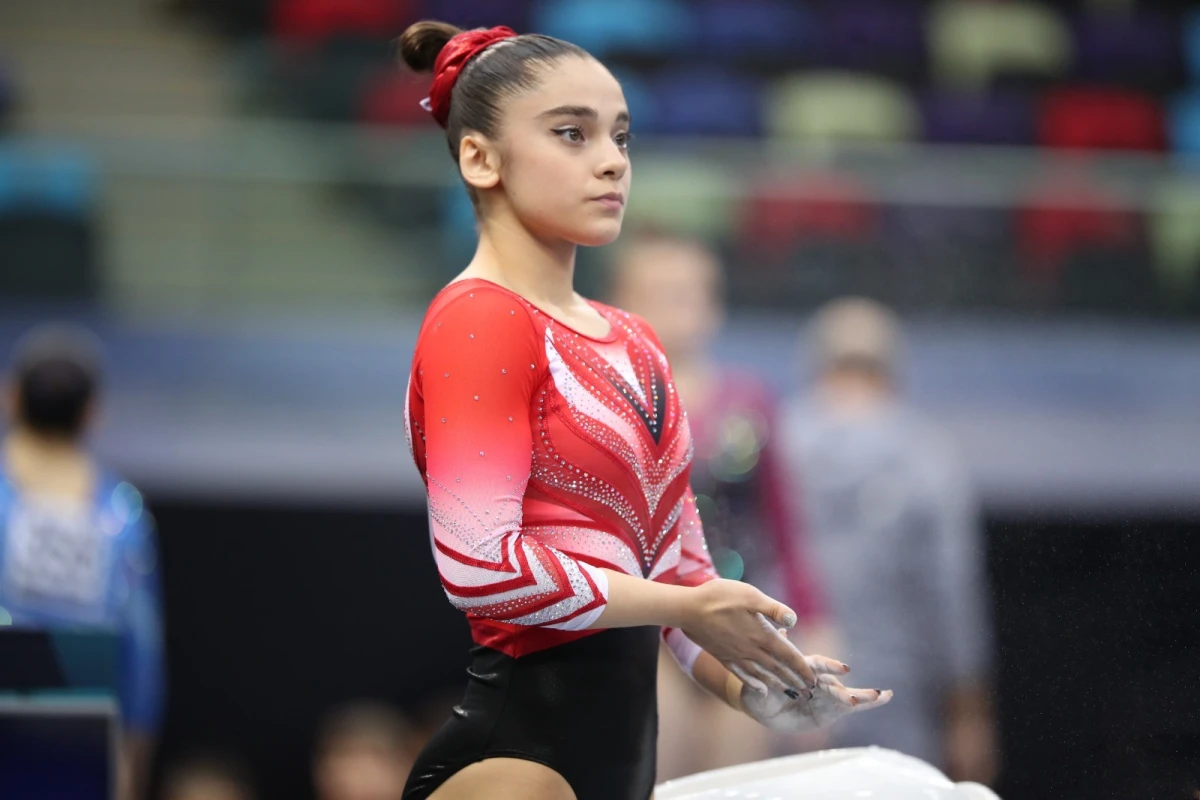 Daha bir gimnastımız Dünya Kubokunun finalında - FOTO 