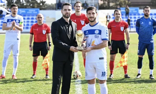 "Baku Sportinq"in futbolçusu mükafatlandırılıb 