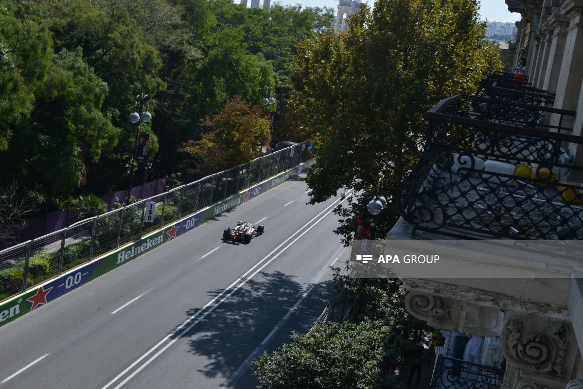 “Formula 1”: Sərbəst yürüşə start verildi