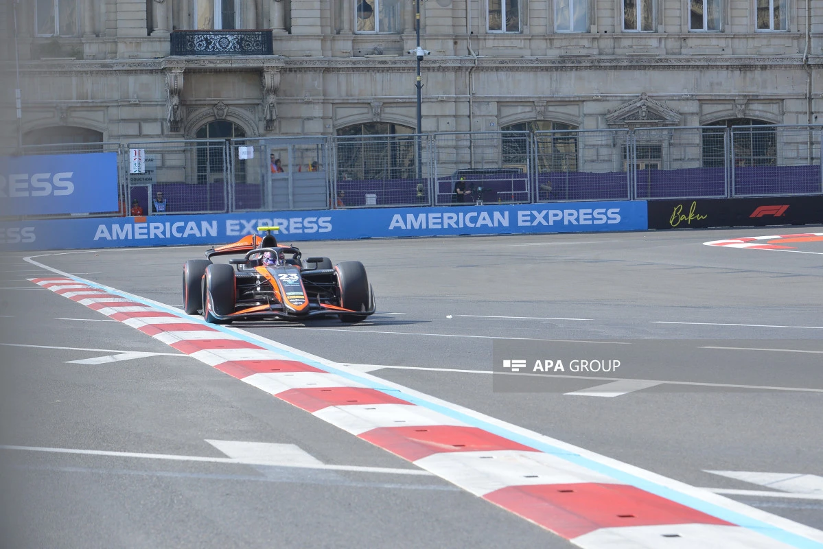 “Formula 1”: Sərbəst yürüşə start verildi