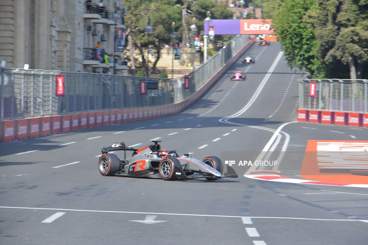 “Formula 1”: Sərbəst yürüşə start verildi
