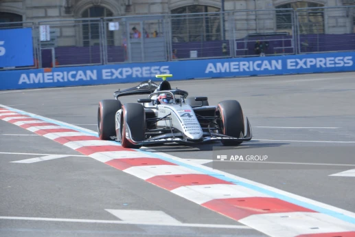“Formula 1”: Sərbəst yürüşə start verildi