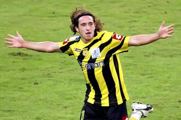 Yunan futbolçu “Neftçi”dən pul “qoparmaq” istədi: “Bakı klubu imtina etdi”